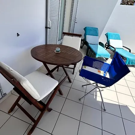 Vista Dourada Apartment *